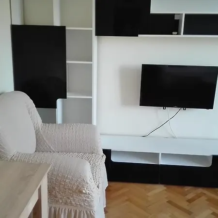Apartament Mara *