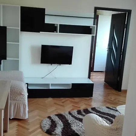 Apartament Mara *